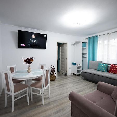 L&R Boutique Apartment Otelu Rosu Экстерьер фото