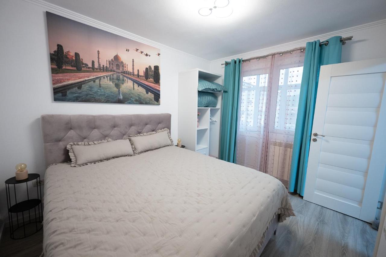 L&R Boutique Apartment Otelu Rosu Экстерьер фото