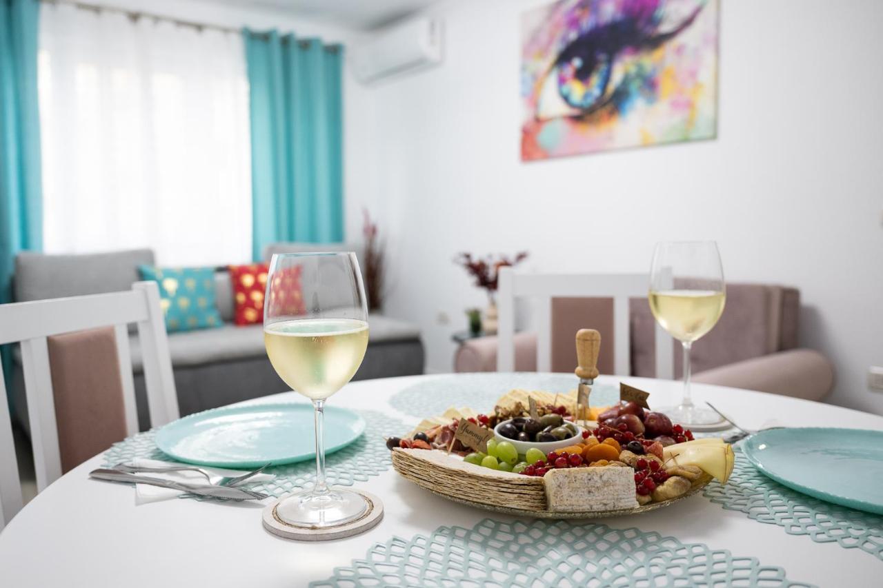 L&R Boutique Apartment Otelu Rosu Экстерьер фото