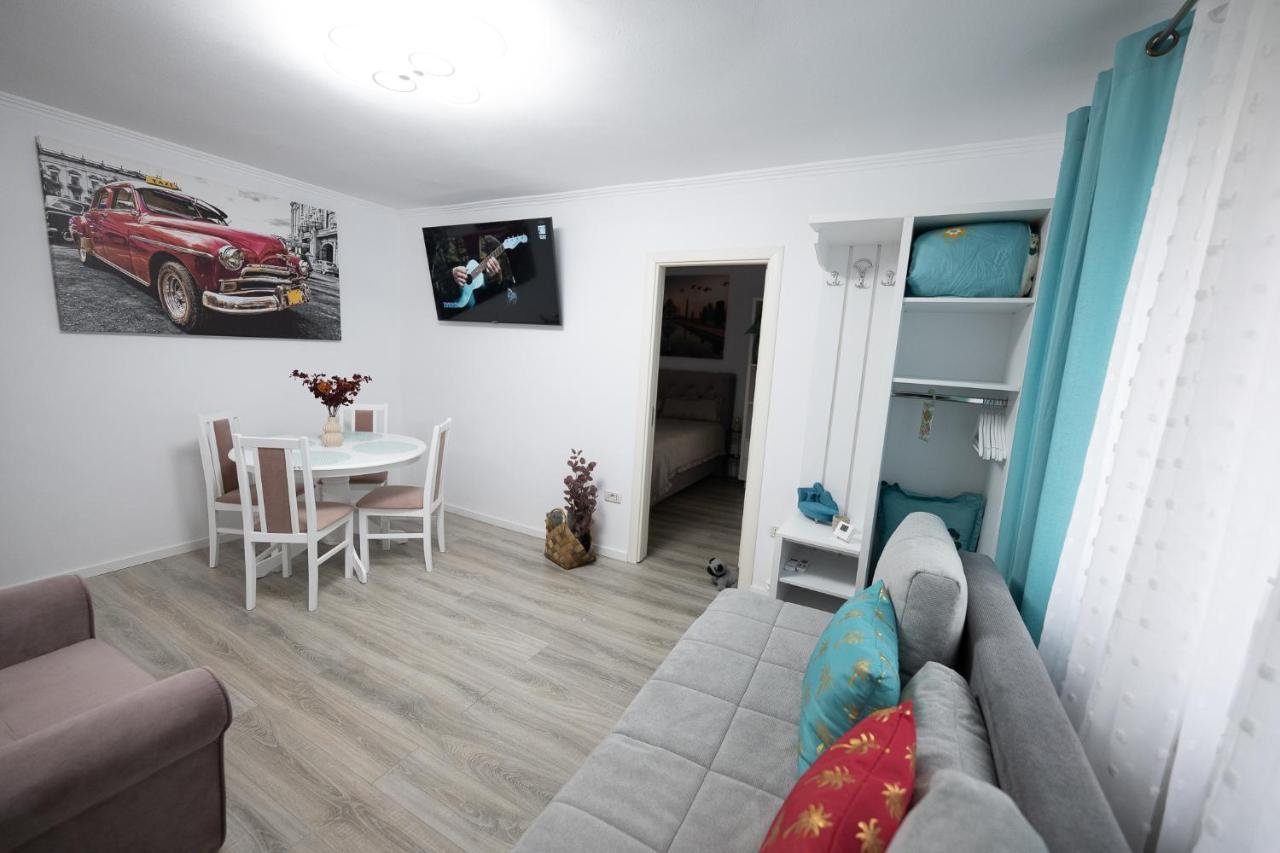 L&R Boutique Apartment Otelu Rosu Экстерьер фото