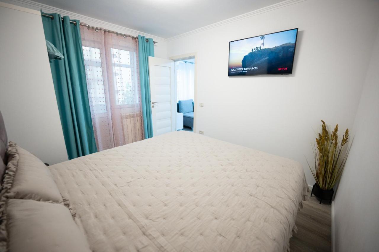 L&R Boutique Apartment Otelu Rosu Экстерьер фото